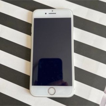 iPhone8 本体 64GB　シルバー SIMフリー　おまけ付き！