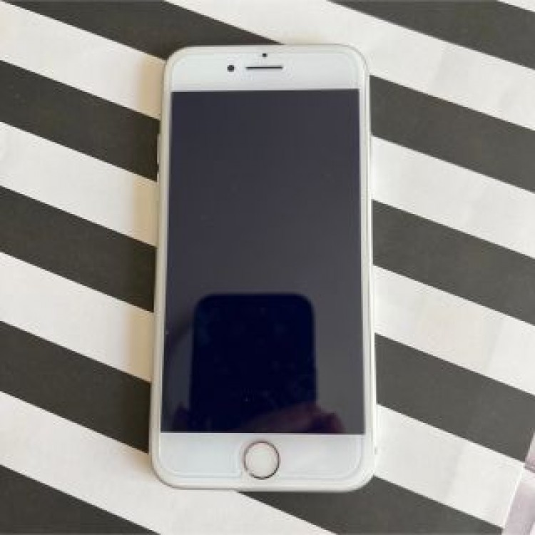 iPhone8 本体 64GB　シルバー SIMフリー　おまけ付き！
