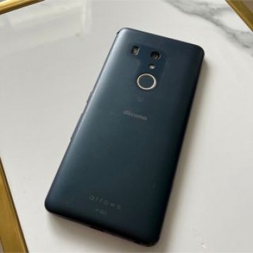 docomo ドコモ　arrows F-02L 端末　紺色　携帯　中古
