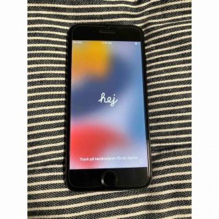 iPhone7 128GB バッテリー交換済み