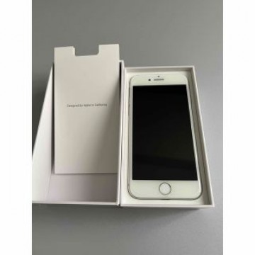 中古品　iPhone8 64GB silver
