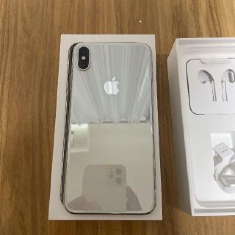iPhone XS MAX 64GB シルバー SIMフリー バッテリー99%