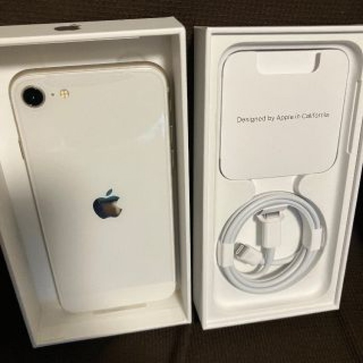 【新品未使用】iPhoneSE 第3世代 64GB スターライト