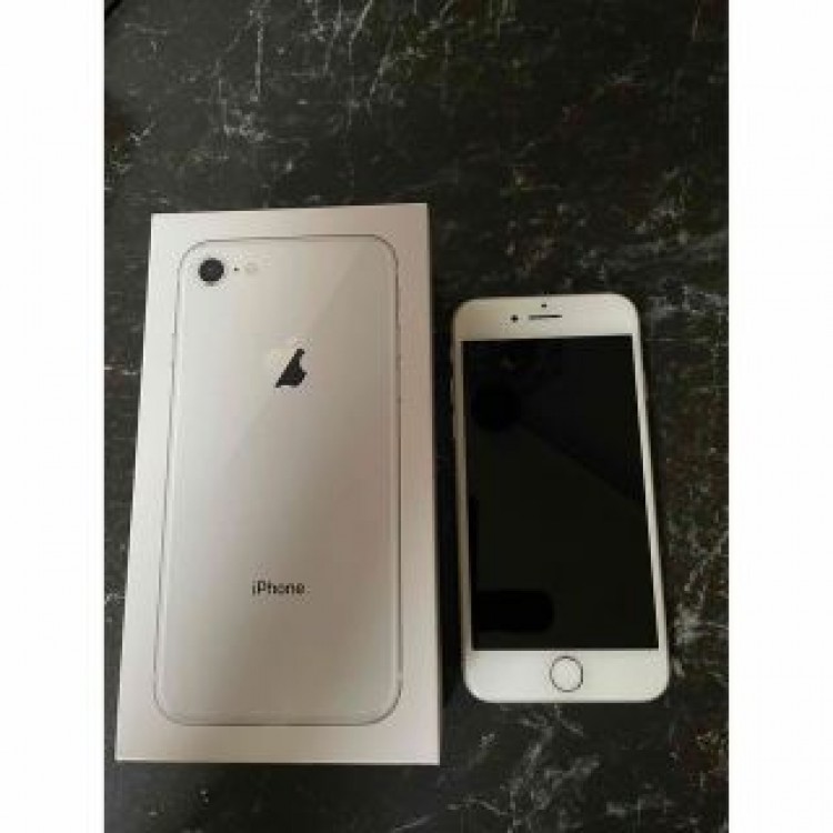 iPhone 8 Silver 64 GB