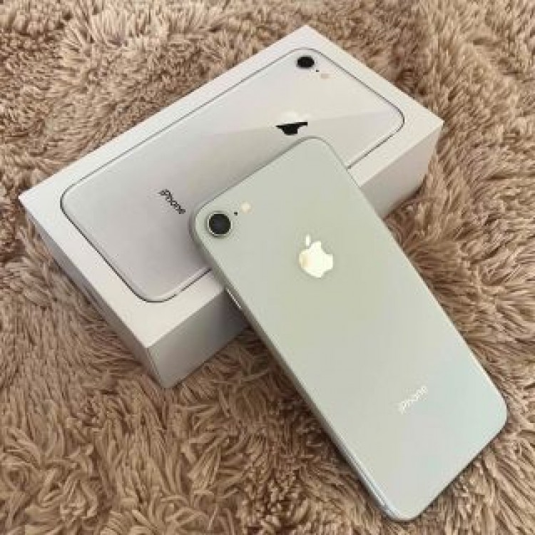 iPhone8 64GB シルバー SIMフリー