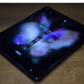 Samsung Galaxy Fold 3 docomo　純正ケース、Sペン付き