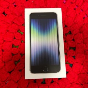 【未使用】iPhone SE  第3世代 64 GB スターライト SIMフリー