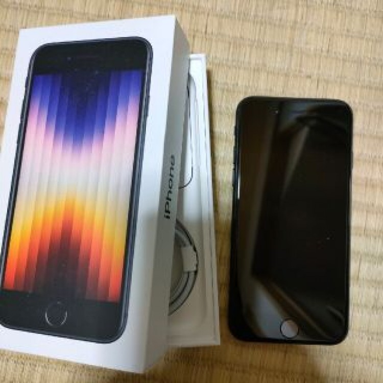 iPhone SE 第3世代　64GB　やや傷あり