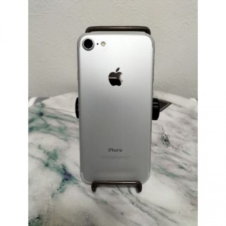 美品　iPhone7