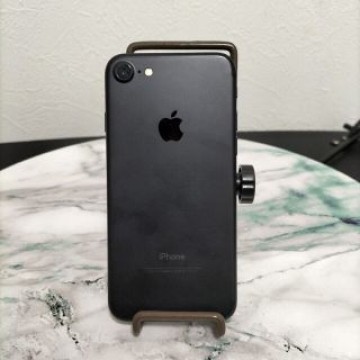 美品　iPhone7