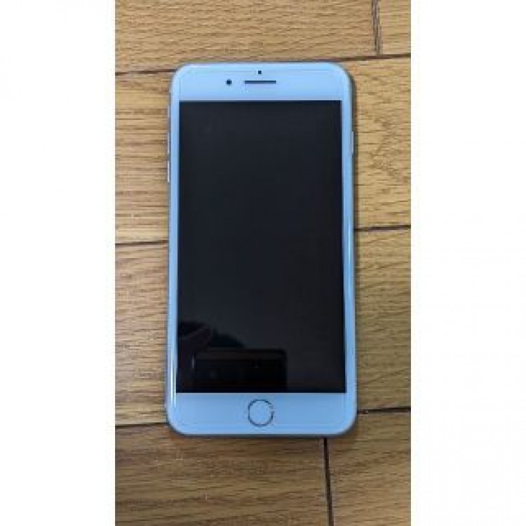 iPhone8 plus 256GB シルバー docomo