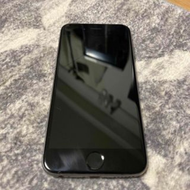 iPhone6 本体　spacegray 64GB