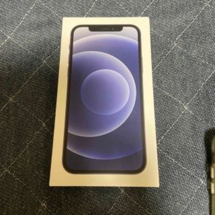 アップル iPhone12 64GB ブラック au