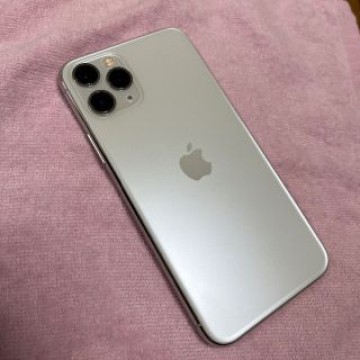 美品 iPhone11pro シルバー バッテリー100%