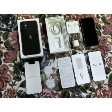 【バッテリー100%】iPhone 11 128GB ブラック SIMフリー