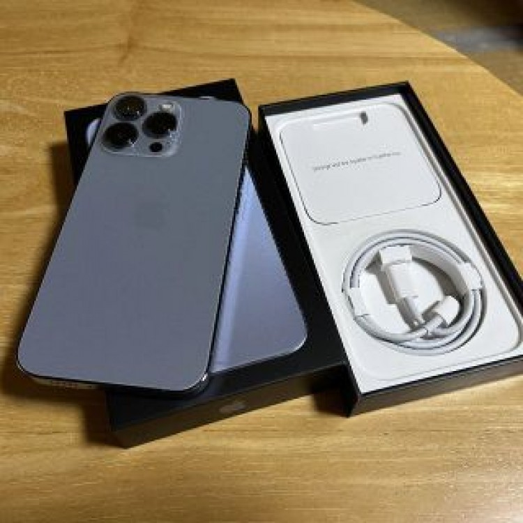 中古　iPhone 13 Pro 256GB　simフリー