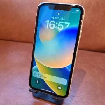 iPhone XR White 64 GB SIMロック解除済み