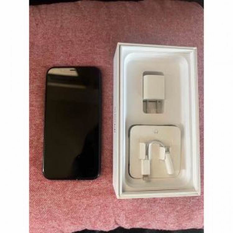 早い者勝ち！【裏表美品】 iPhone XR SIMフリー 本体