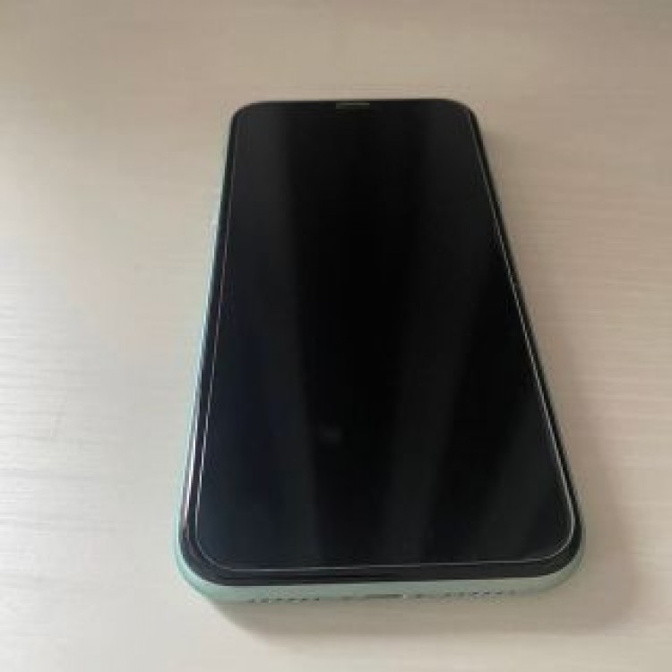 iPhone11 本体　美品　ケース、フイルム付き