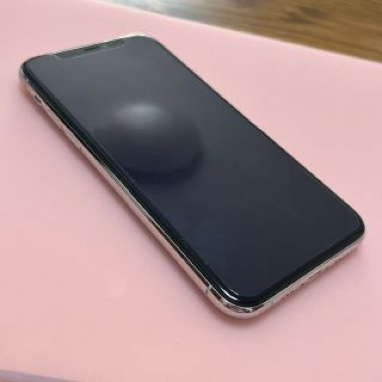 美品 iPhone11pro シルバー バッテリー100%
