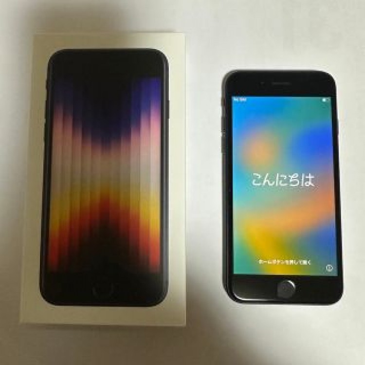 iPhoneSE（第三世代）本体 64GB スペースグレイ 中古美品