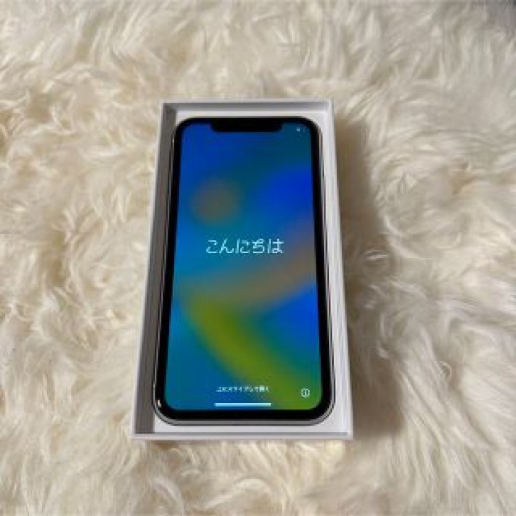 iPhone XR 64GB ホワイト　美品　SIMフリー　