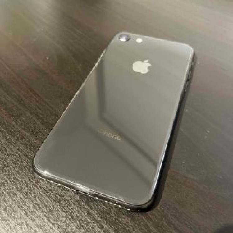 iPhone 8 スペースグレイ64GB docomo（SIMロック解除済）