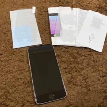 iPhoneSE2  ホワイト　SIMフリー 128GB
