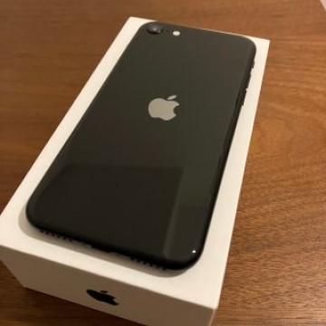 iPhone SE SIMフリー 64GB