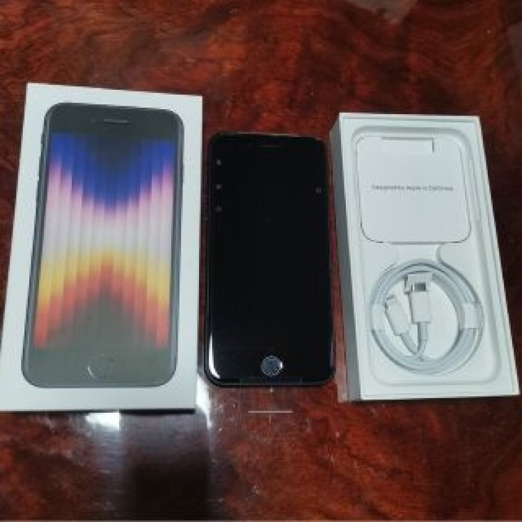 iPhone SE3 第3世代 128GBミッドナイトブラック