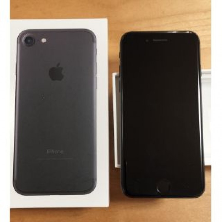 iPhone7 本体 ブラック 128GB