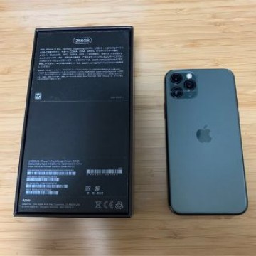 【極美品】iPhone 11 Pro ミッドナイトグリーン 256 GB 本体