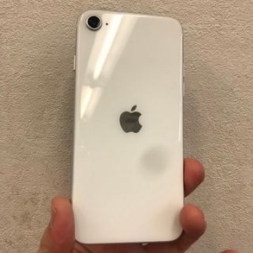 iPhone SE2 SIMフリー 64GB