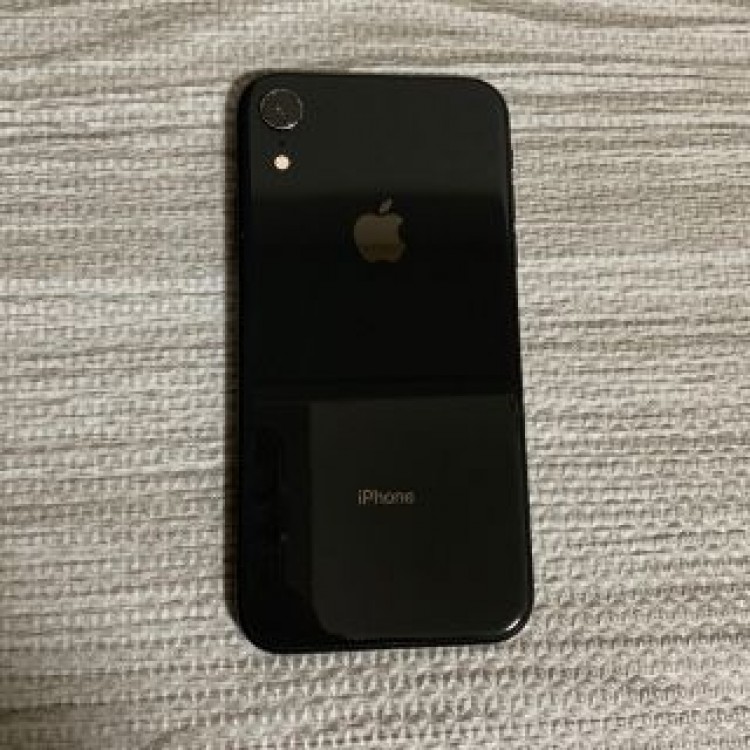 iPhone XR Black 128 GB au 2種類ケース付