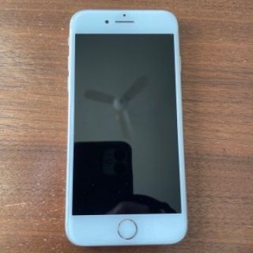 【美品】iPhone 8 シルバー 64GB docomo