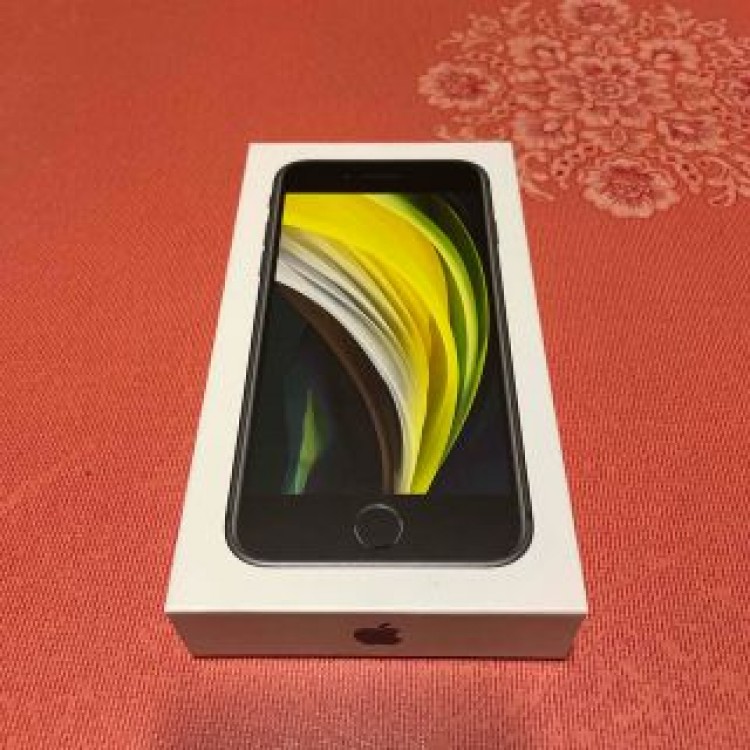 アップル iPhoneSE 第2世代 128GB ブラック