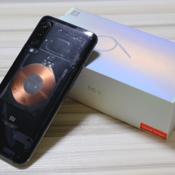 【値下げ可】Xiaomi Mi 9 64GB SIMフリー