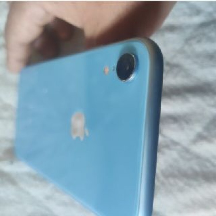 iphone XR 64GB simロック解除