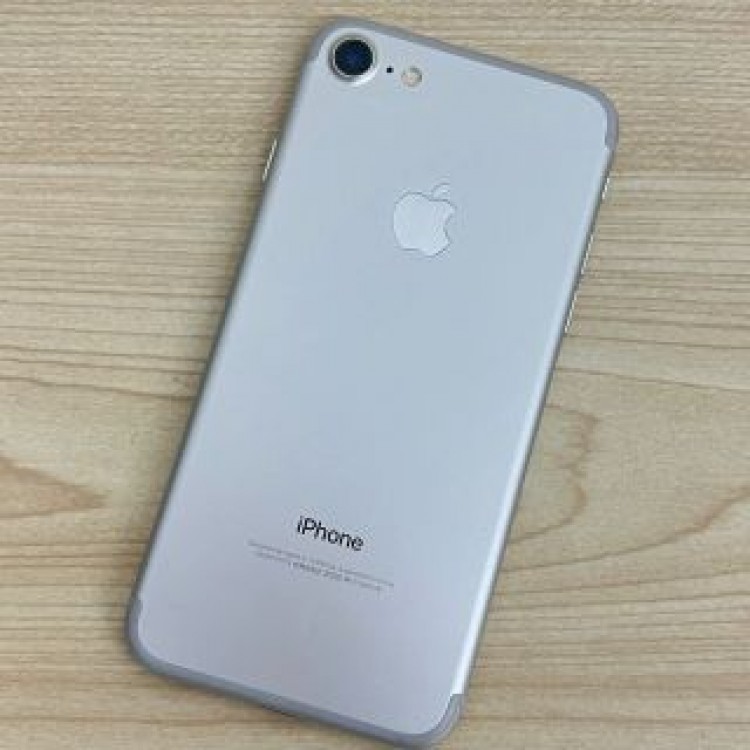 【Ka366】iPhone7 シルバー 32GB SIMフリー
