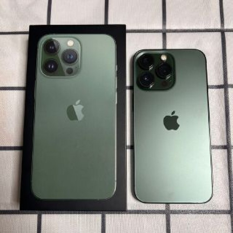 iPhone 13 Pro Alpine Green 128 GB SIMフリー