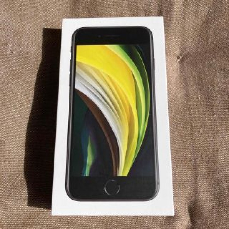 Apple iPhone SE 第2世代 64GB ブラック MHGP3J/A