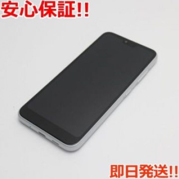新品同様 KYV48 GRATINA ホワイト  SIMロック解除済み