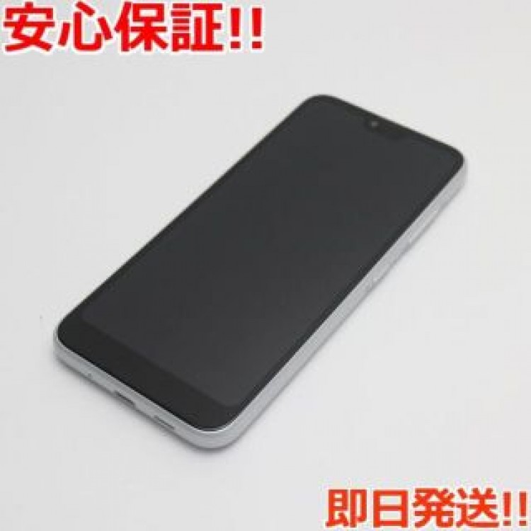 新品同様 KYV48 GRATINA ホワイト  SIMロック解除済み