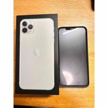 【超美品】iPhone 11 Pro Max シルバー 64 GB SIMフリー