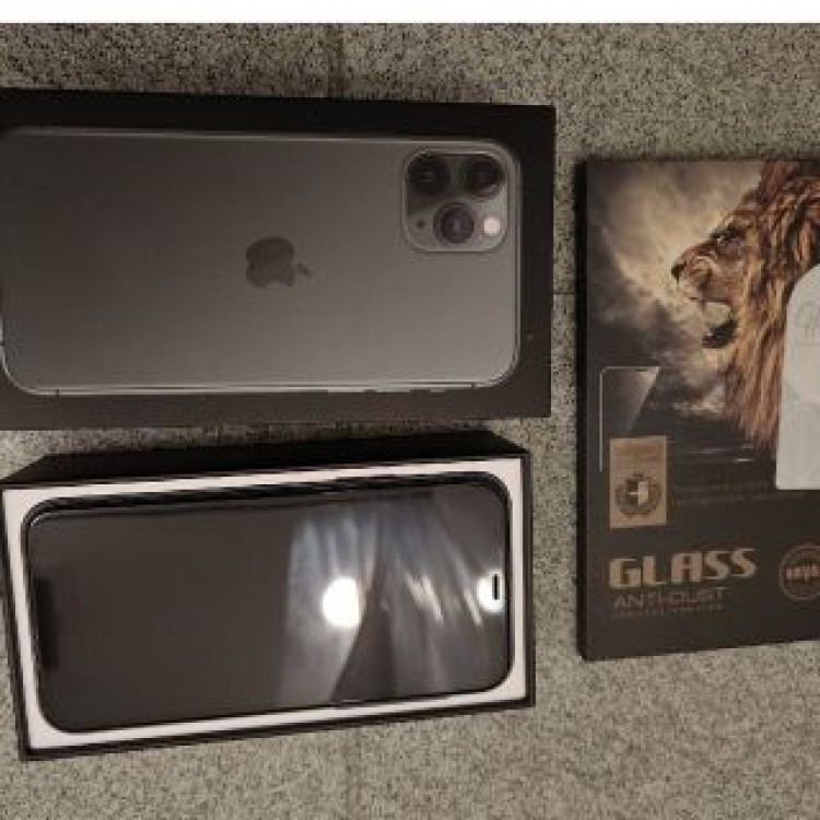 [背面割れ]iPhone11pro 256gb グリーン