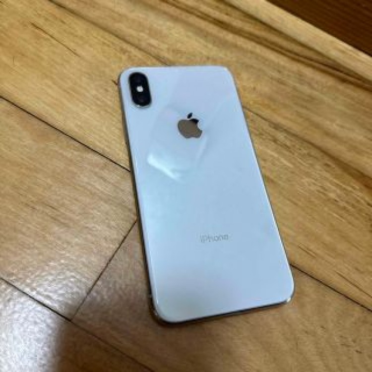 Apple iPhone X Silver 256 GB 画面割れ有 256GB