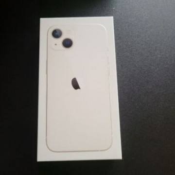 iPhone 13 スターライト 256GB 新品 SIMフリー