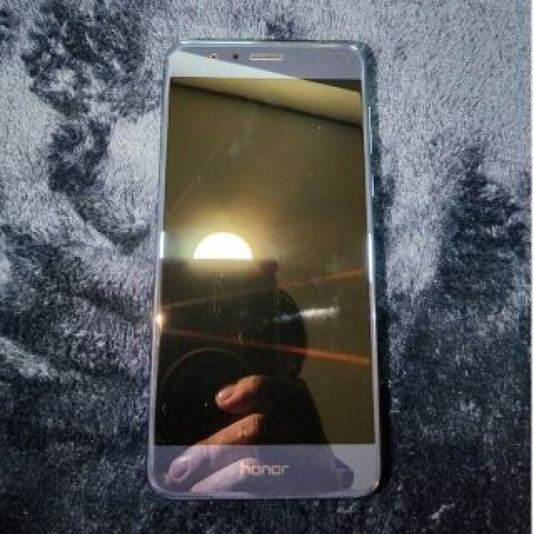 HUAWEI honor8 SIMフリー　FRD-L02