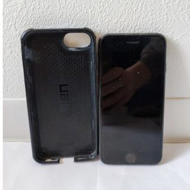 iPhone8　スマホ本体