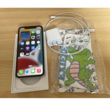 iphone 11 ホワイト　128GB simフリー